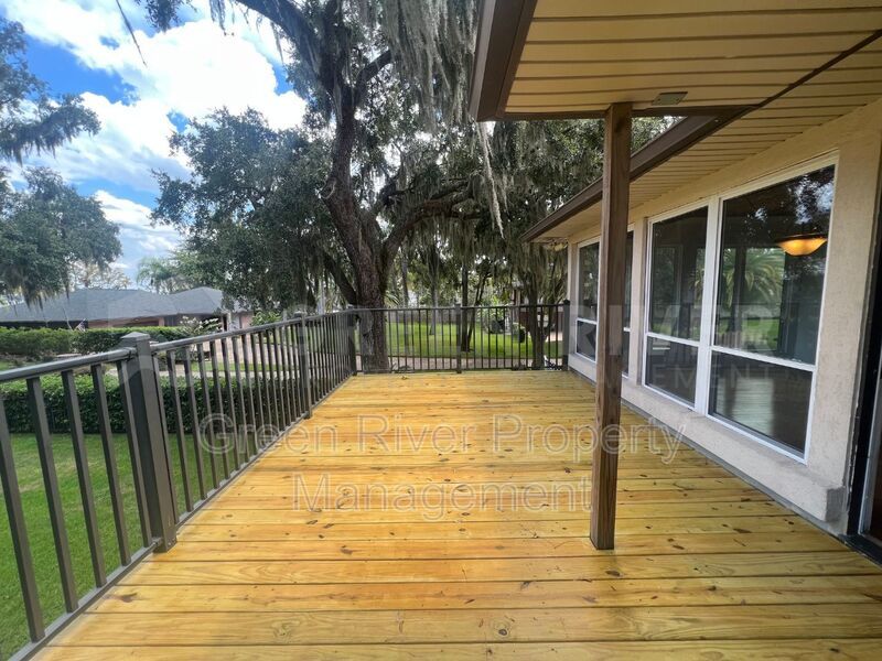 Amazing 4 bedroom home with St Johns River Views Available Now! property image