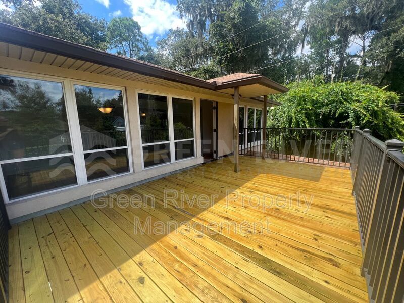 Amazing 4 bedroom home with St Johns River Views Available Now! property image