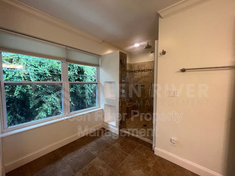 Amazing 4 bedroom home with St Johns River Views Available Now! property image