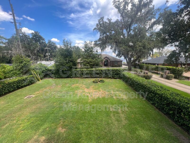Amazing 4 bedroom home with St Johns River Views Available Now! property image