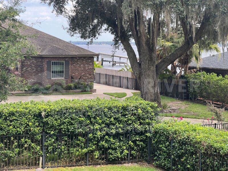 Amazing 4 bedroom home with St Johns River Views Available Now! property image