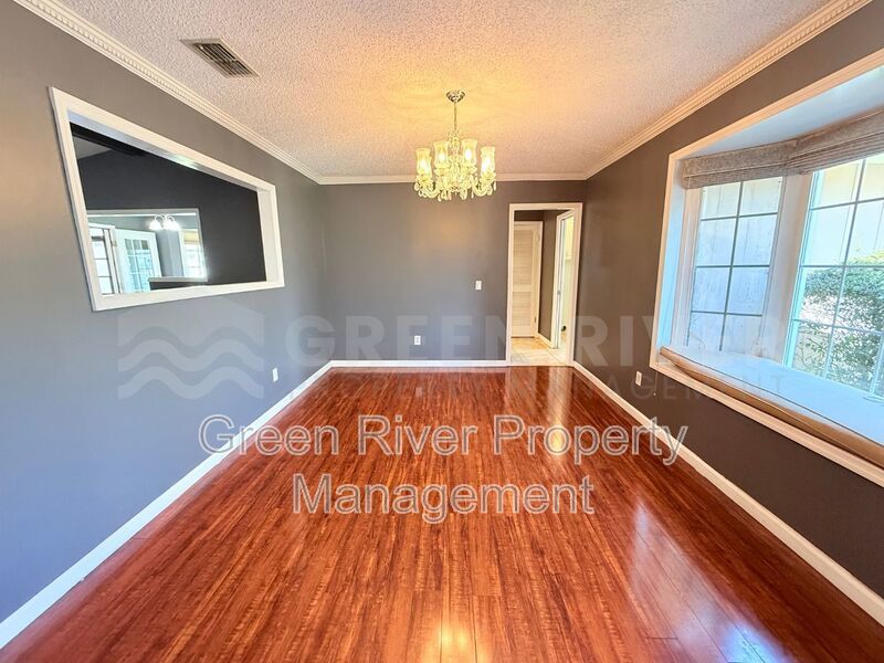 Pool home in Orange Park! property image