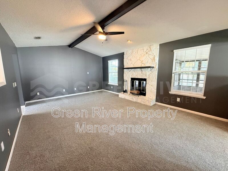 Pool home in Orange Park! property image