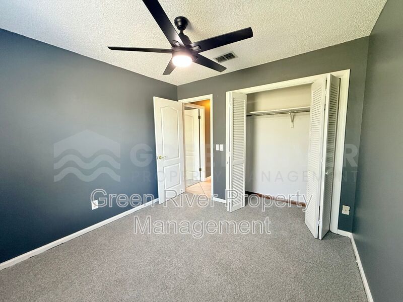 Pool home in Orange Park! property image