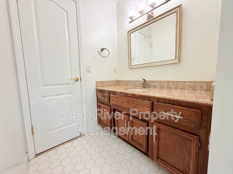 Pool home in Orange Park! property image