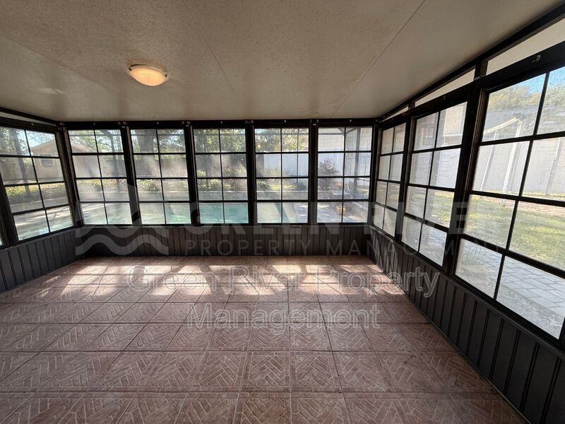 Pool home in Orange Park! property image