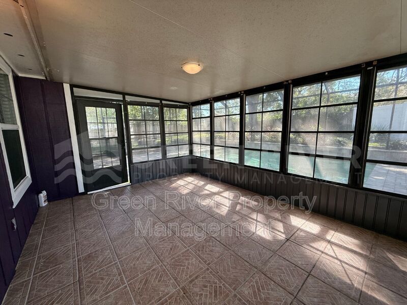 Pool home in Orange Park! property image
