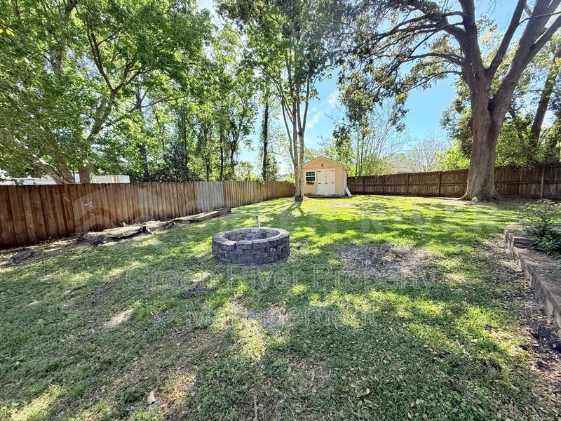 Pool home in Orange Park! property image