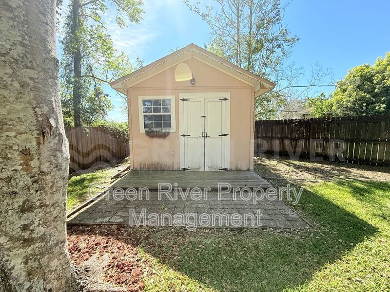 Pool home in Orange Park! property image