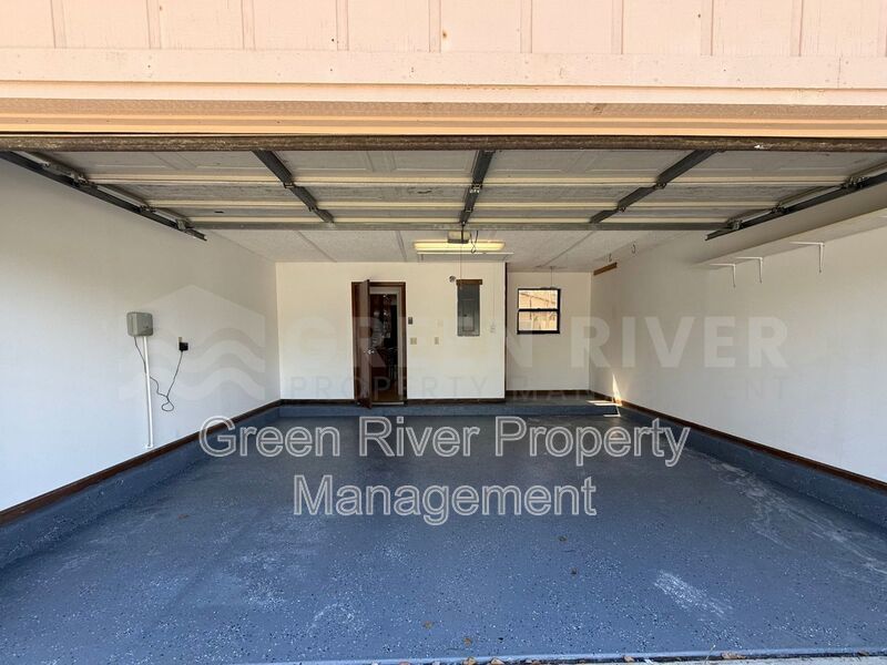 Pool home in Orange Park! property image