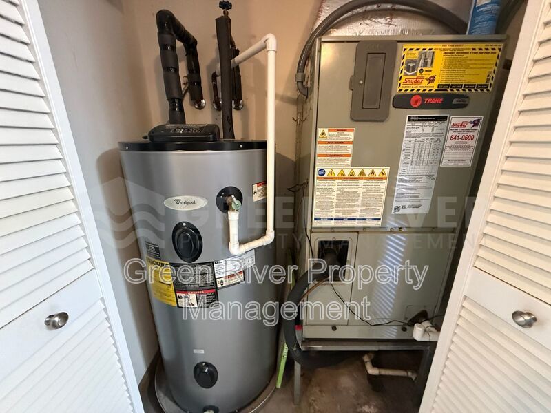 Pool home in Orange Park! property image