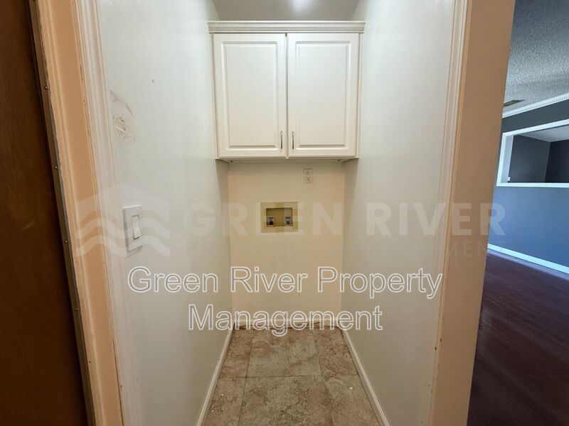 Pool home in Orange Park! property image