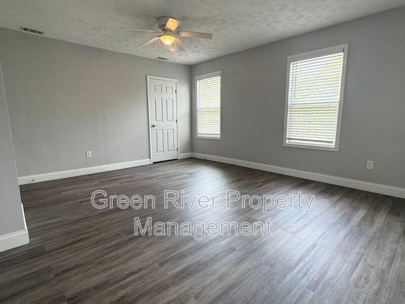 Charming 2-Bedroom Duplex in the Heart of Riverside property image