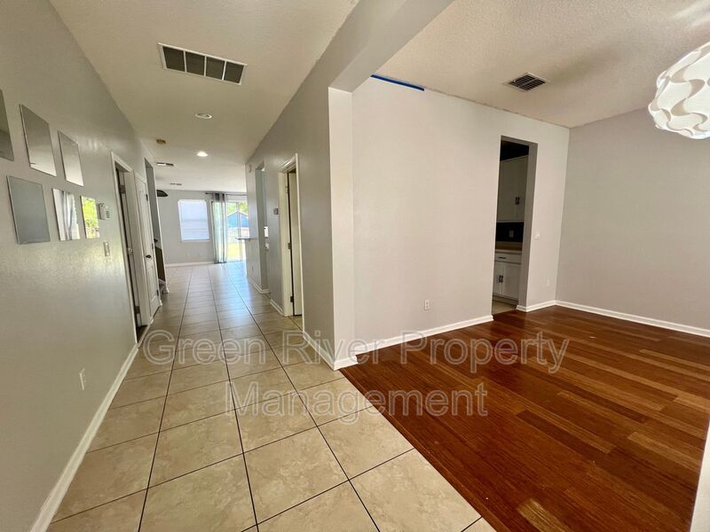 Large family home in Autumn Point property image