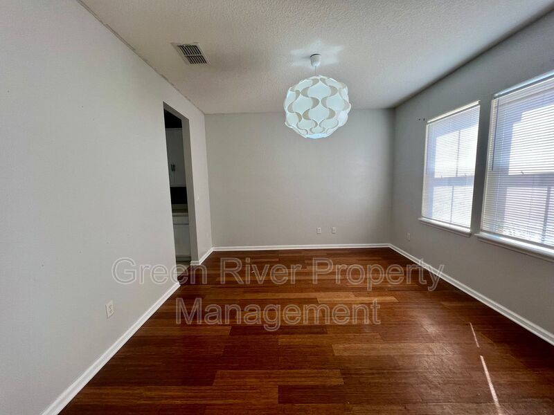 Large family home in Autumn Point property image