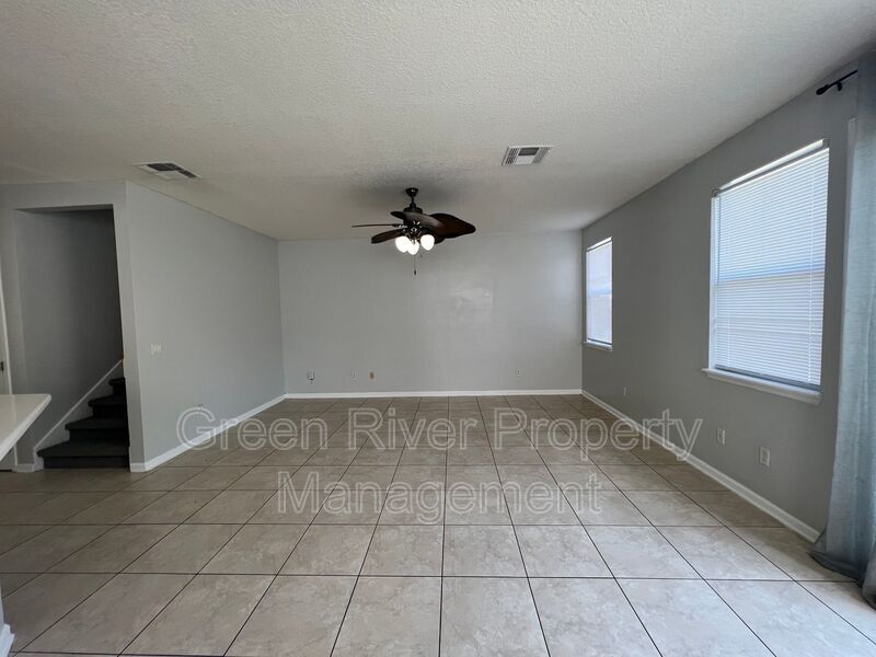 Large family home in Autumn Point property image