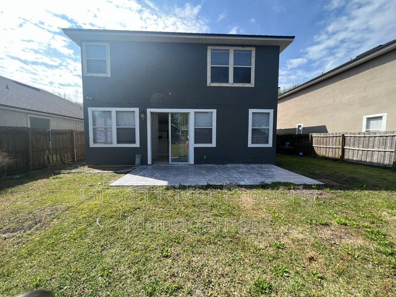 Large family home in Autumn Point property image