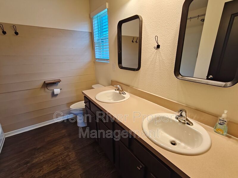 Stunning Move-In Ready Home with Lagoon Views in Alta Lakes! property image