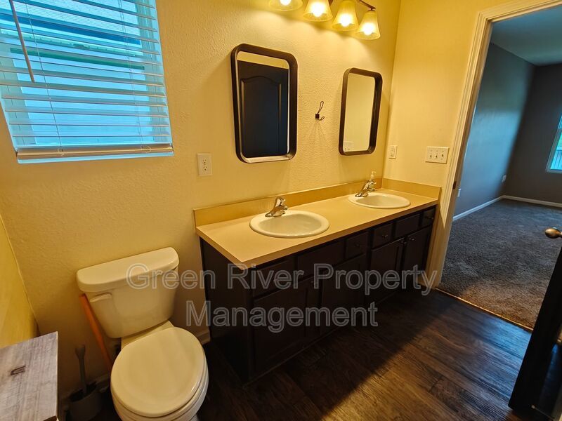 Stunning Move-In Ready Home with Lagoon Views in Alta Lakes! property image