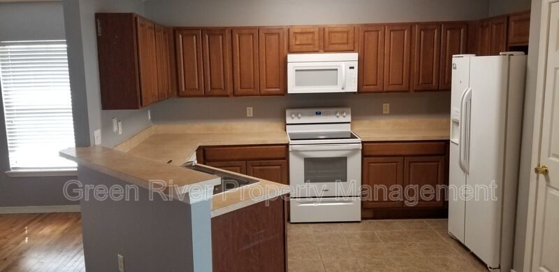 Charming 4 Bedroom 2 Bath Home!! property image