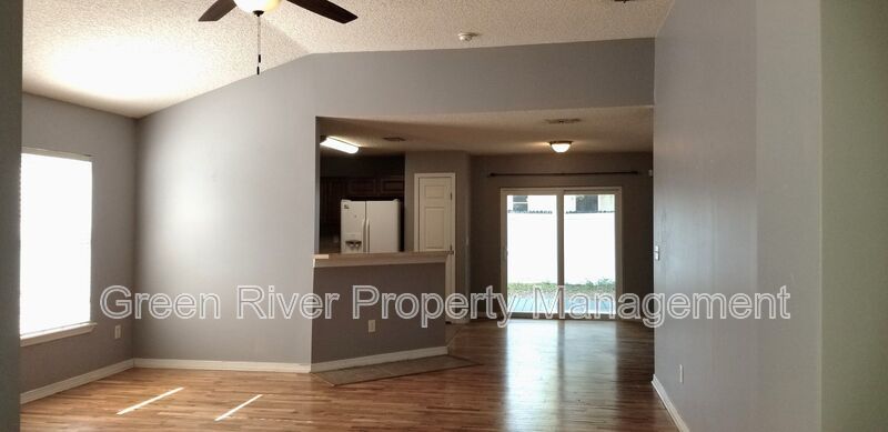 Charming 4 Bedroom 2 Bath Home!! property image