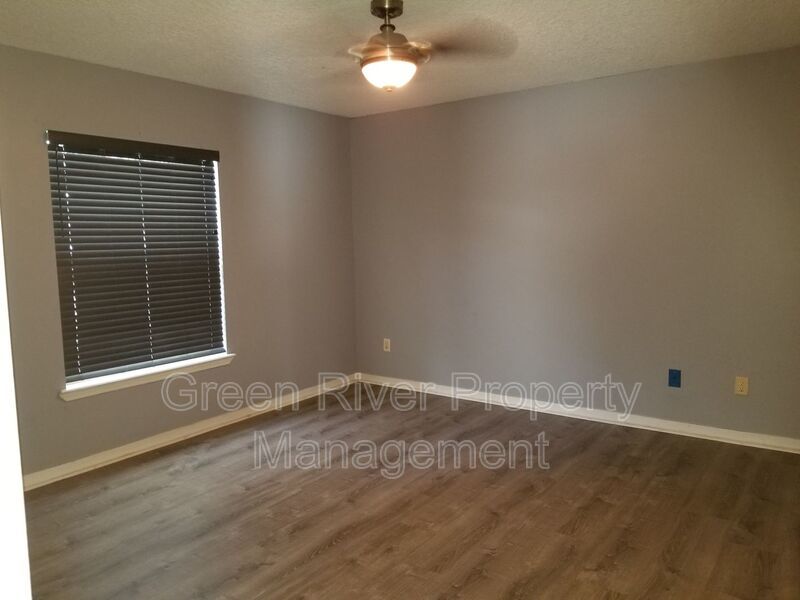 Charming 4 Bedroom 2 Bath Home!! property image