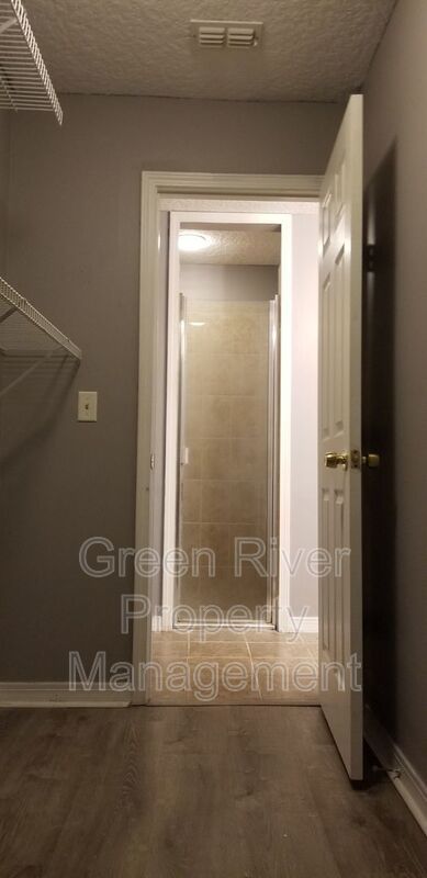 Charming 4 Bedroom 2 Bath Home!! property image