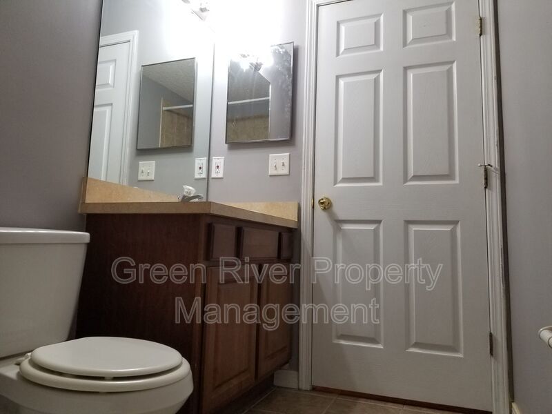 Charming 4 Bedroom 2 Bath Home!! property image