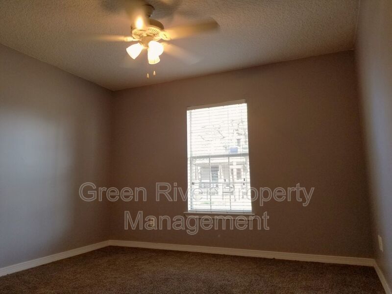 Charming 4 Bedroom 2 Bath Home!! property image