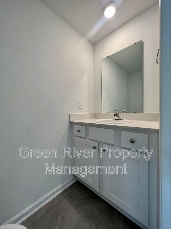 Brand new Townhome in Bridgwater property image