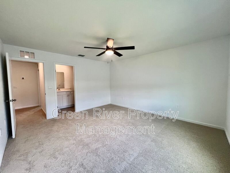 Brand new Townhome in Bridgwater property image