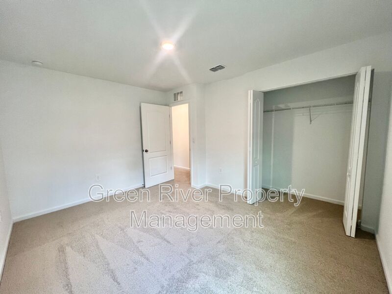 Brand new Townhome in Bridgwater property image