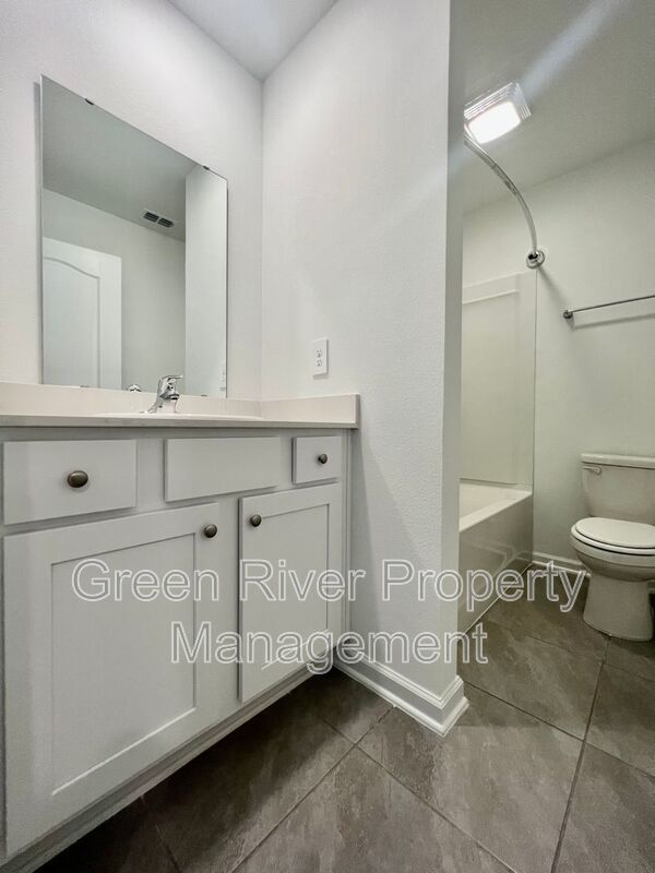Brand new Townhome in Bridgwater property image