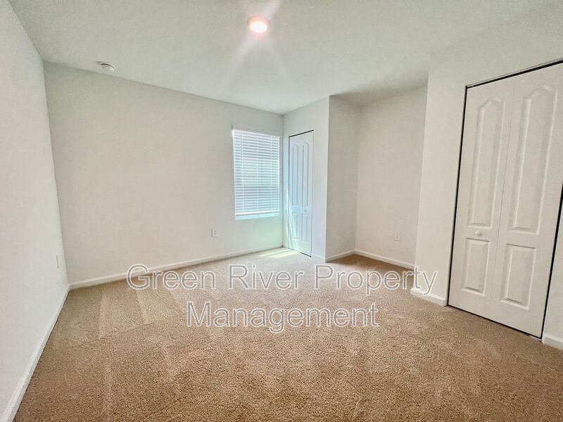 Brand new Townhome in Bridgwater property image