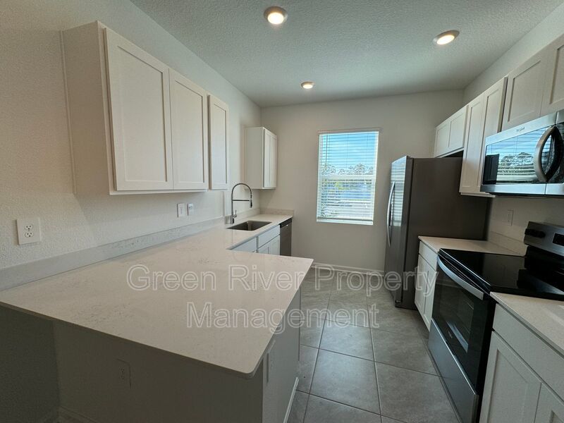 Pet-friendly, 3 bedrooms, 2.5 baths, a screened porch, and great St. Augustine location!! property image