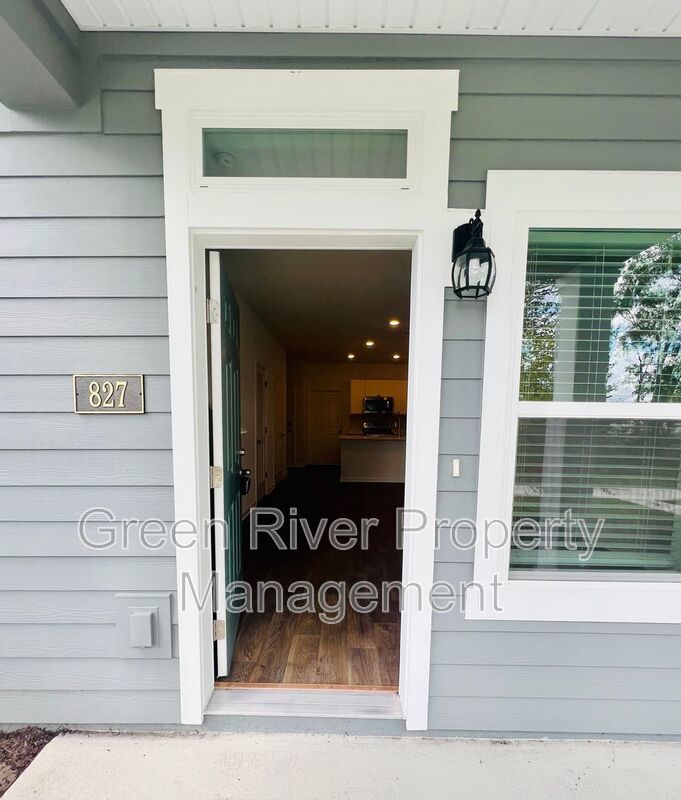 Charming Middleburg Townhome with Garage In Kindlewood! property image