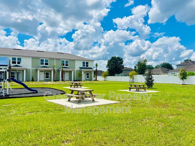 Charming Middleburg Townhome with Garage In Kindlewood! property image
