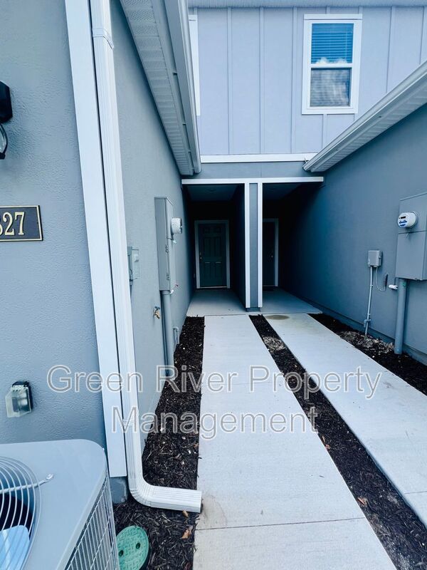 Charming Middleburg Townhome with Garage In Kindlewood! property image