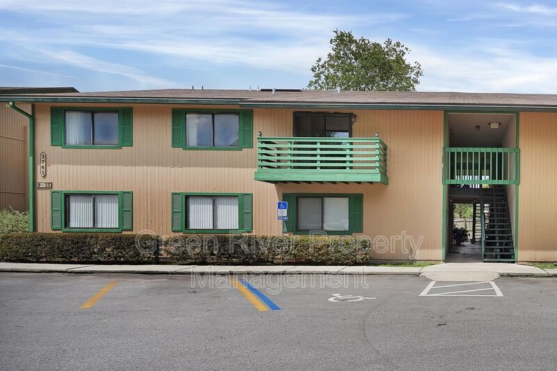 2 bedroom condo in Crown Point ! property image