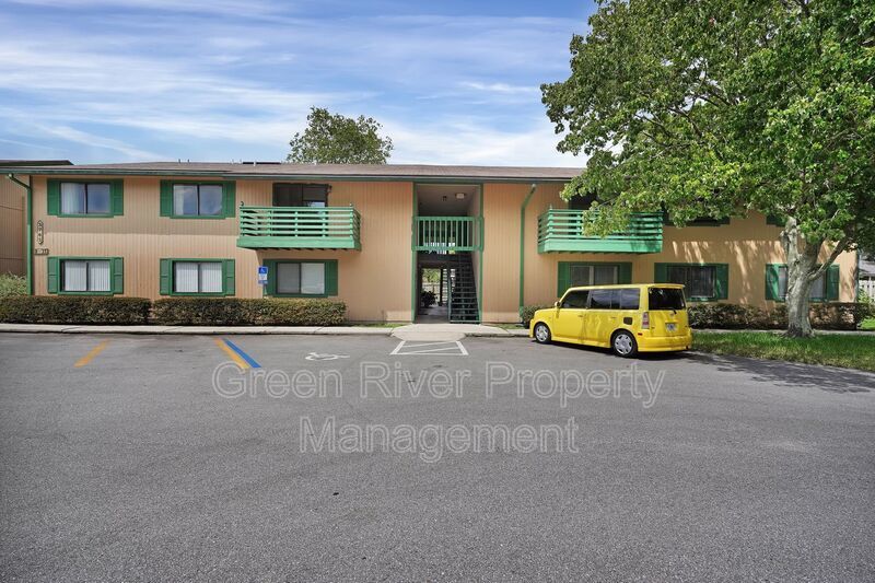 2 bedroom condo in Crown Point ! property image