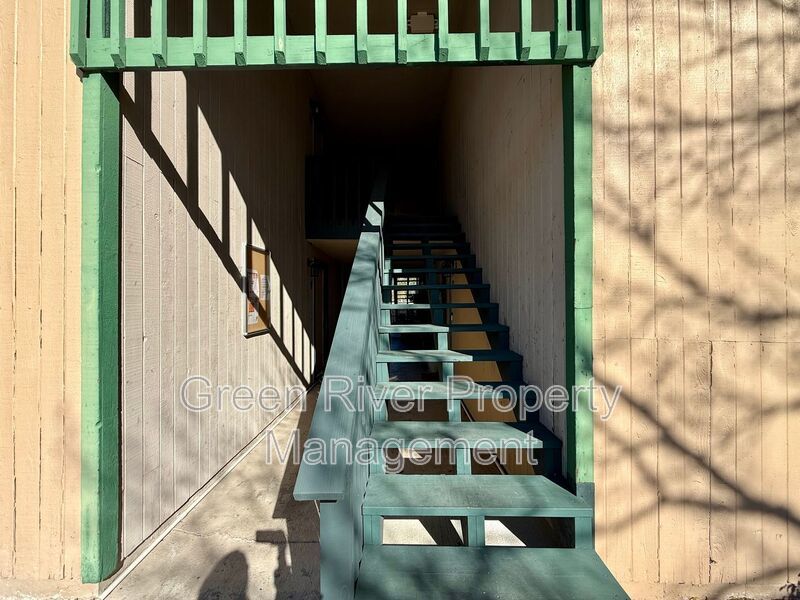 2 bedroom condo in Crown Point ! property image