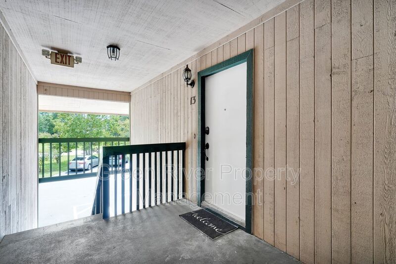 2 bedroom condo in Crown Point ! property image