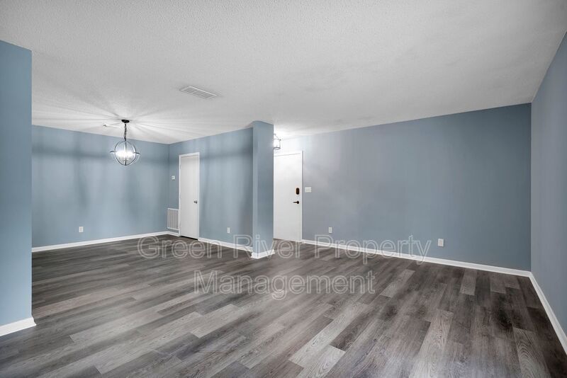2 bedroom condo in Crown Point ! property image