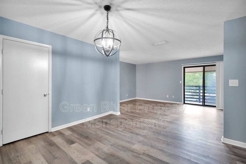 2 bedroom condo in Crown Point ! property image