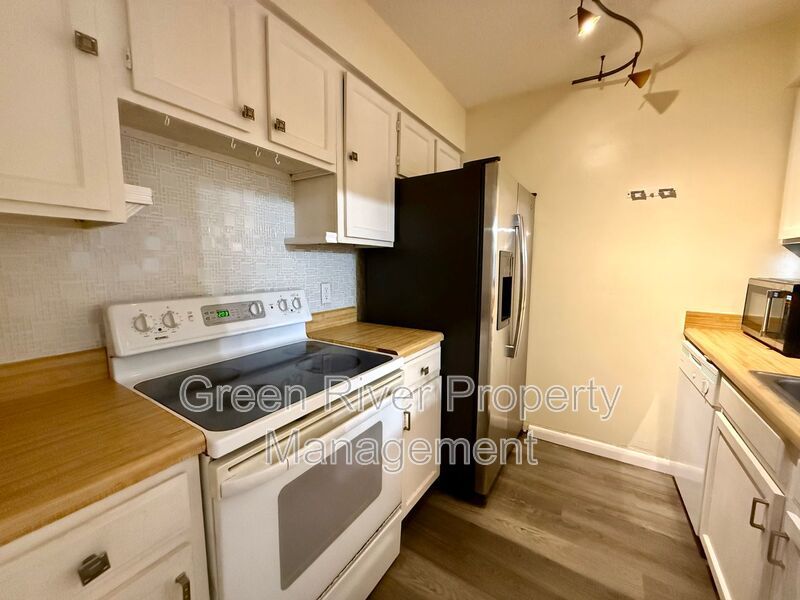 2 bedroom condo in Crown Point ! property image