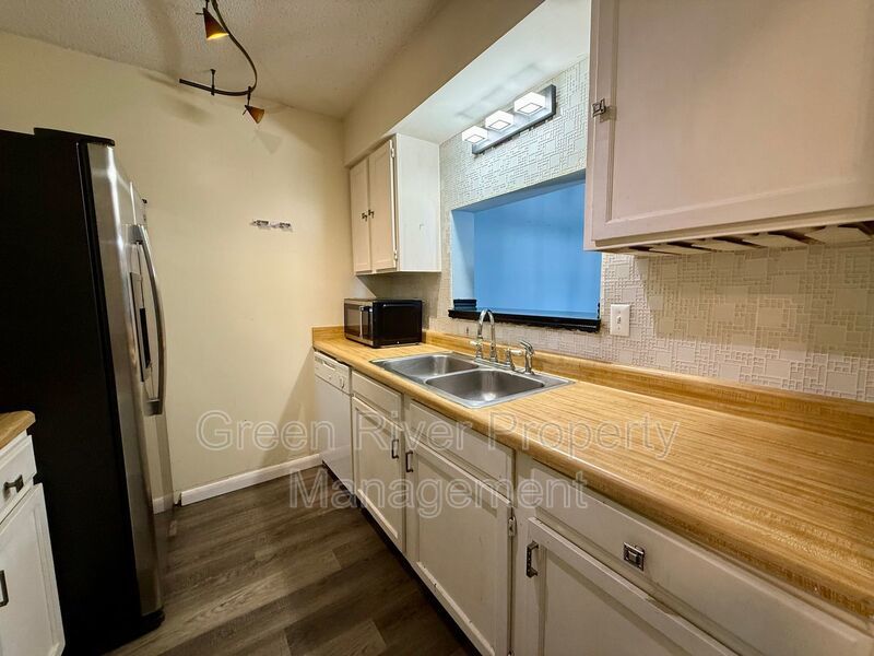 2 bedroom condo in Crown Point ! property image