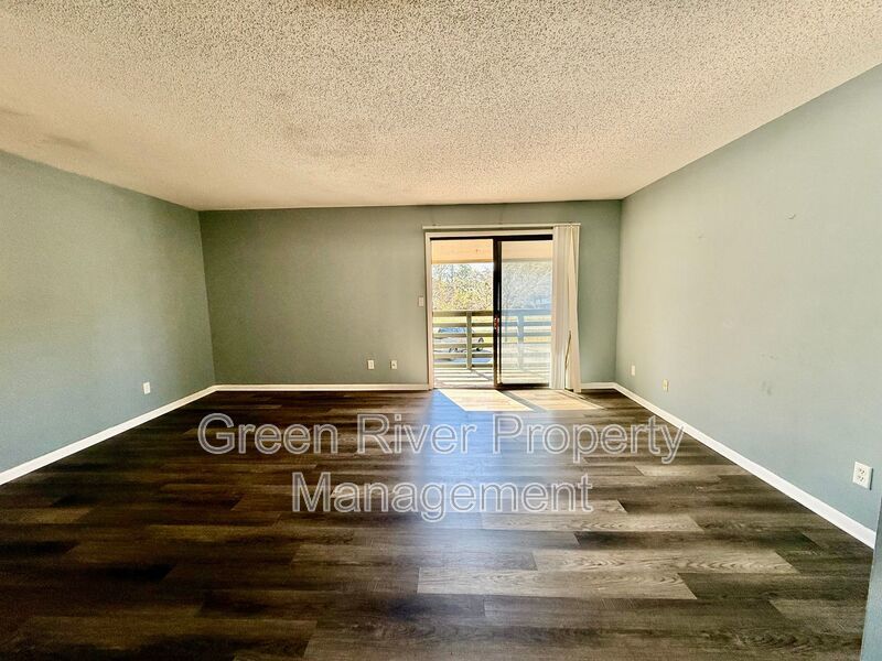 2 bedroom condo in Crown Point ! property image
