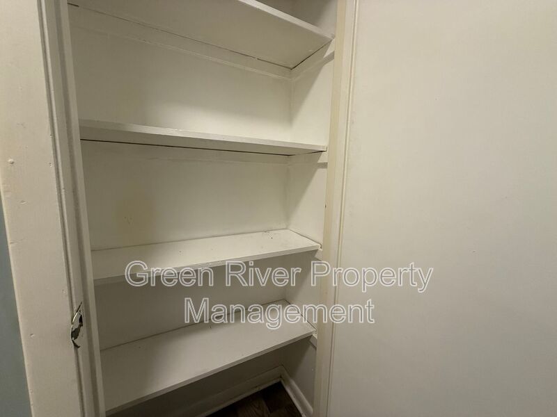 2 bedroom condo in Crown Point ! property image