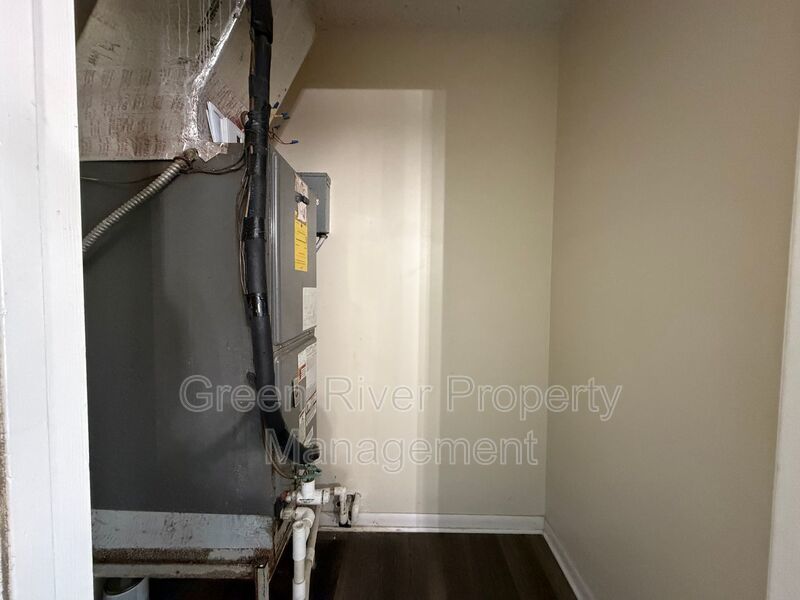 2 bedroom condo in Crown Point ! property image