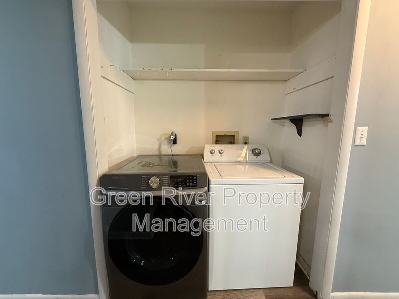 2 bedroom condo in Crown Point ! property image